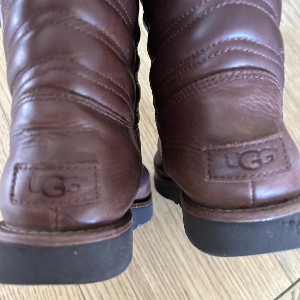 UGG Classic Aviva Crocodile Embossed Brown Leather Winter Short Boots Womens 8 - Picture 3 of 7